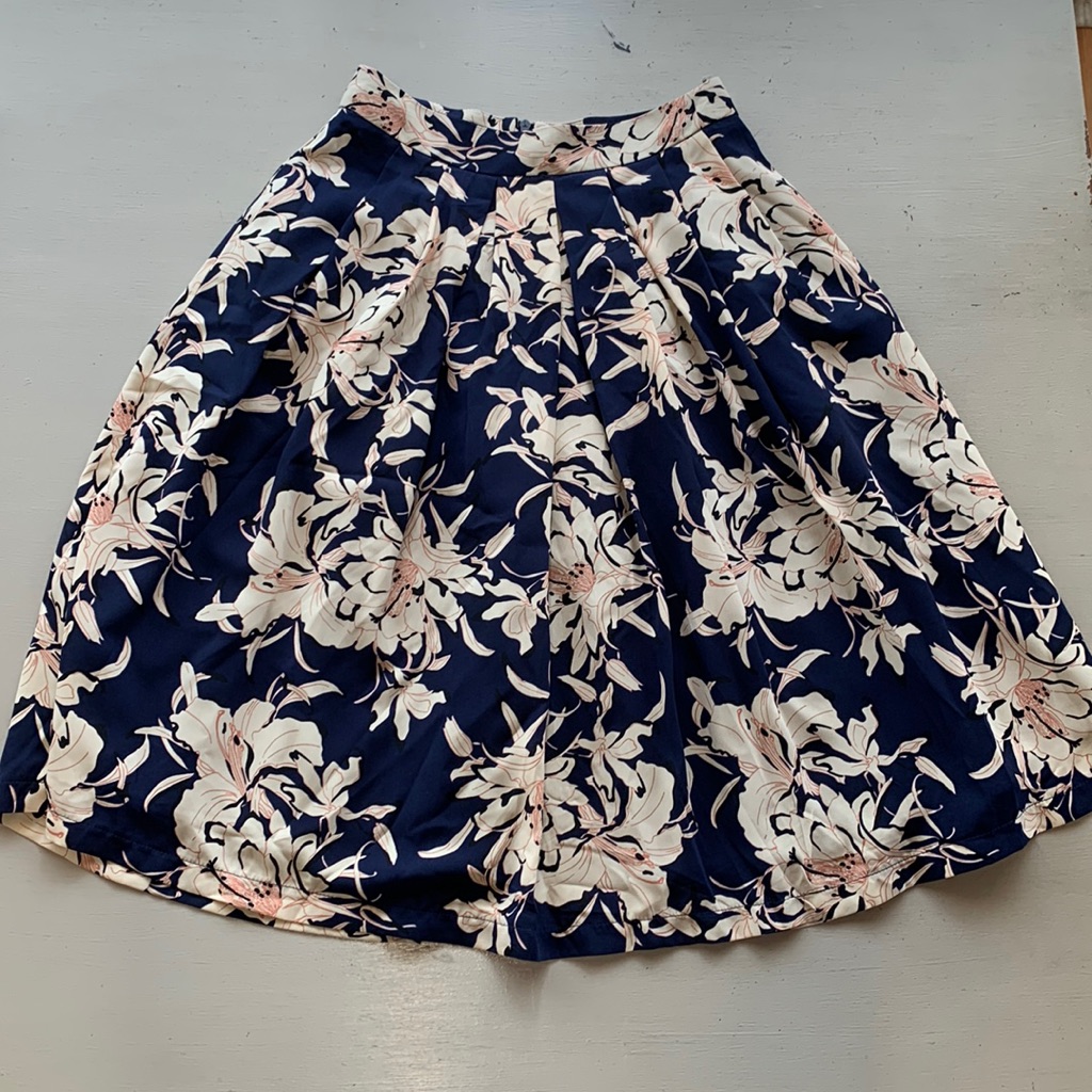 Navy Floral Pleated Astr Skirt
